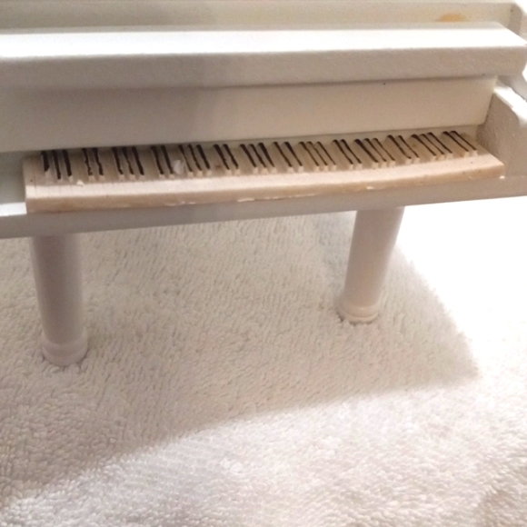 Collections Etc Musical Mini White Grand Piano W/ Flowers & Birds - Picture 3 of 6